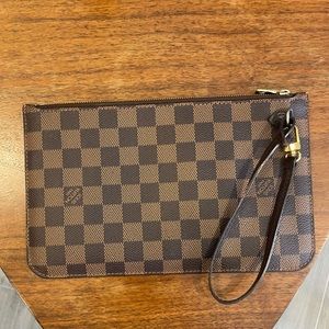 Louis Vuitton damier pouch